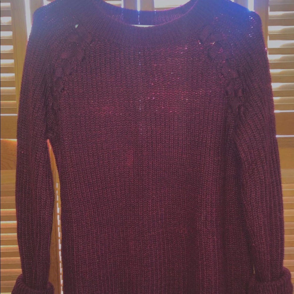 maroon sweater